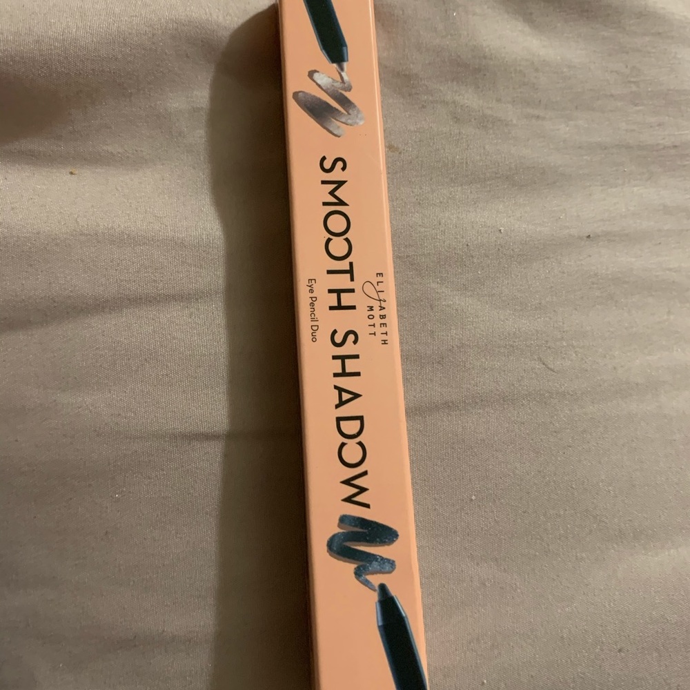 Smooth Shadow eye pencil duo